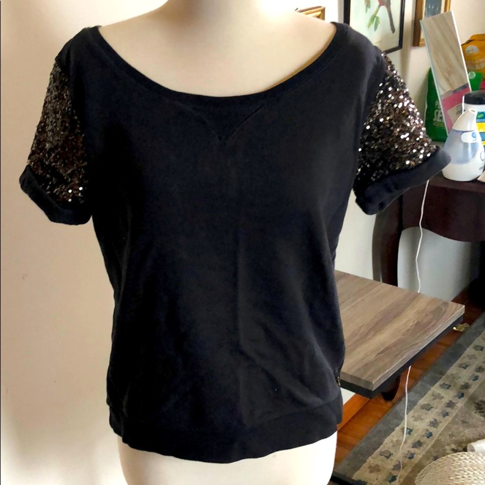 Shirt sleeve sweatshirt with sequins